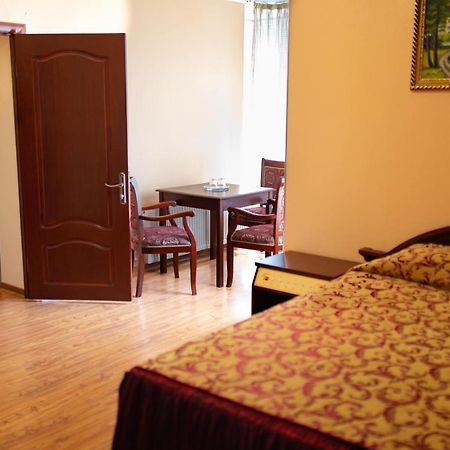 Vila Muntenia Hotel Chişinău Extérieur photo