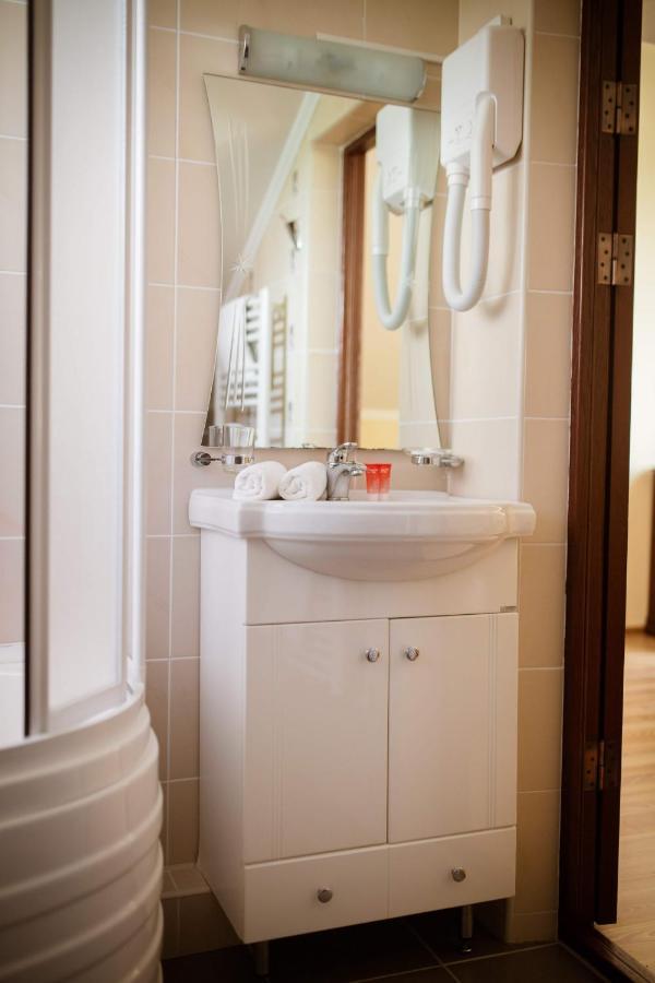 Vila Muntenia Hotel Chişinău Extérieur photo