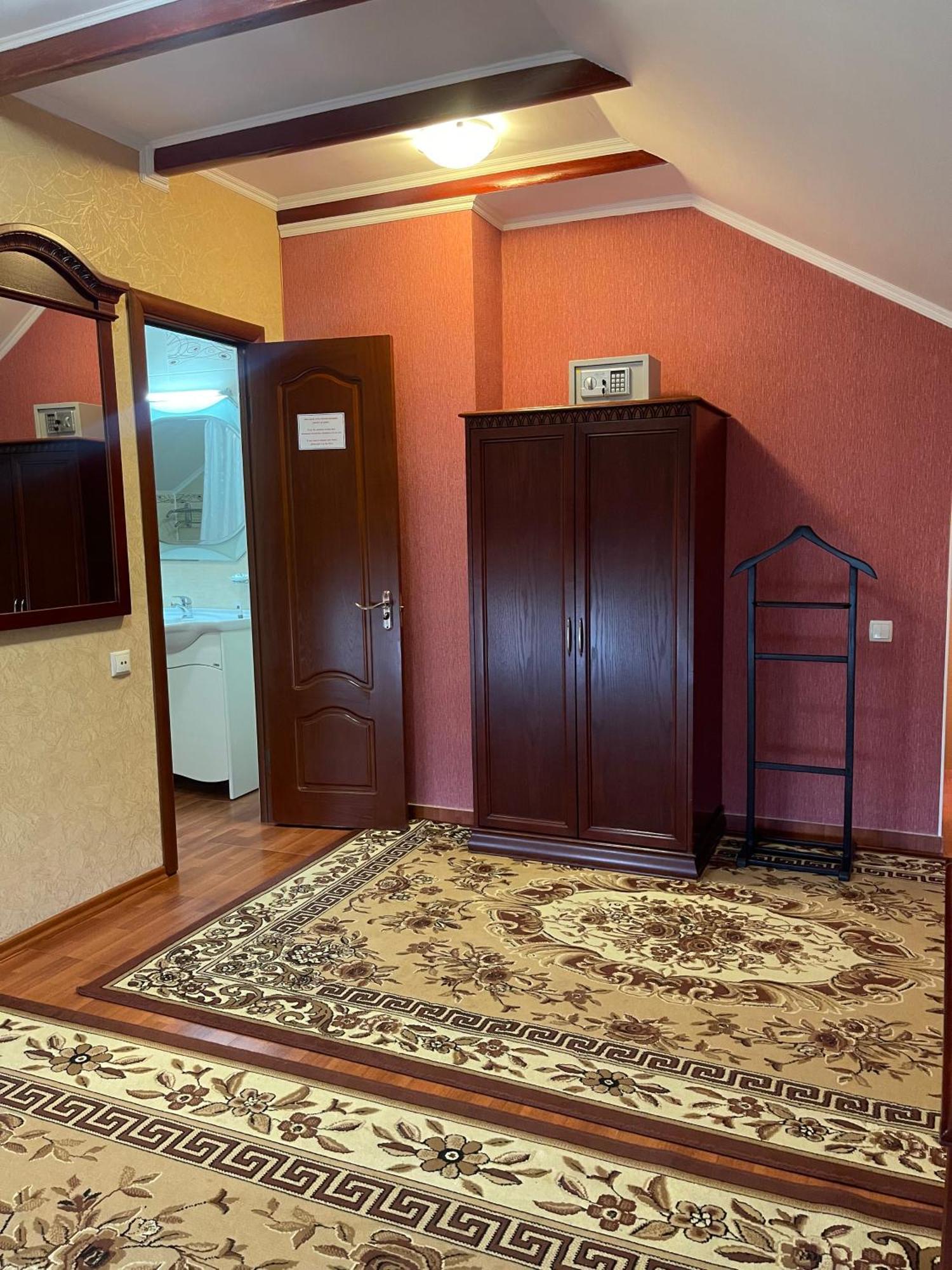 Vila Muntenia Hotel Chişinău Extérieur photo